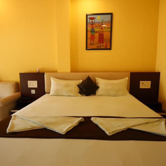 Golden View Resort And Restaurant Tajpur Exterior photo