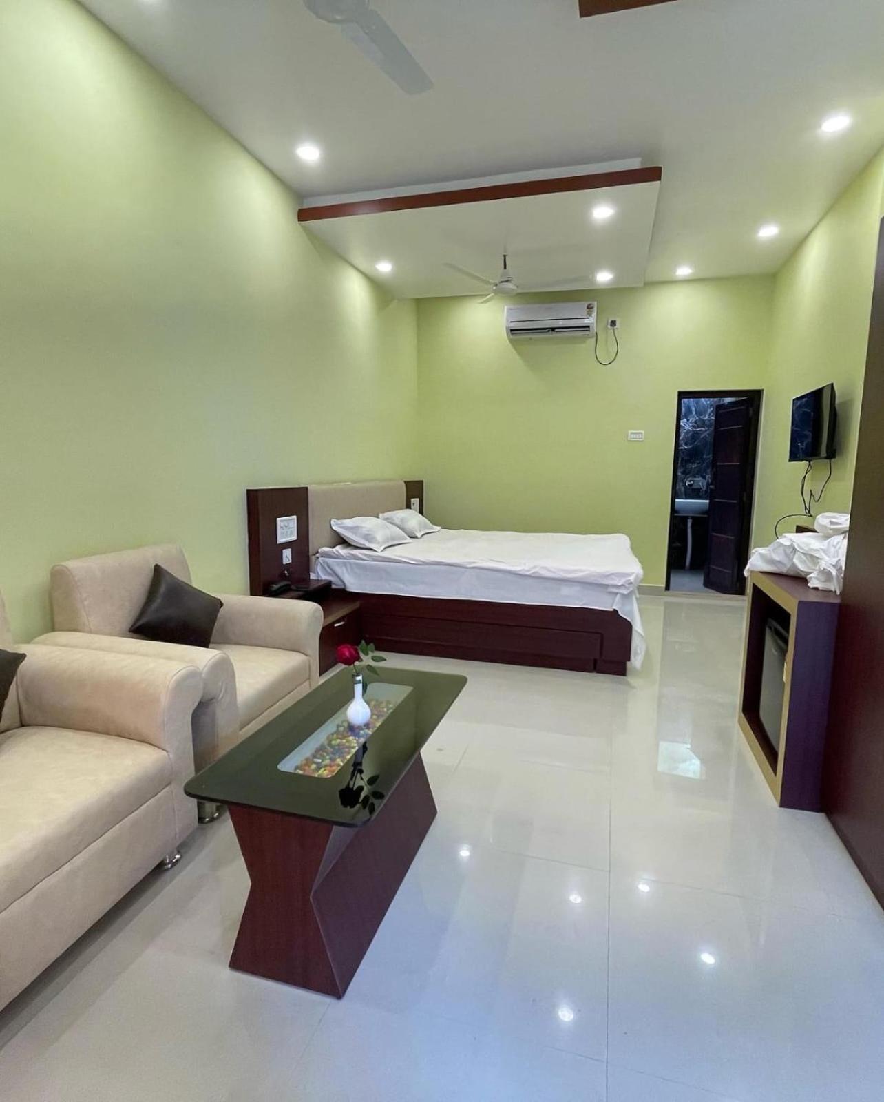 Golden View Resort And Restaurant Tajpur Exterior photo