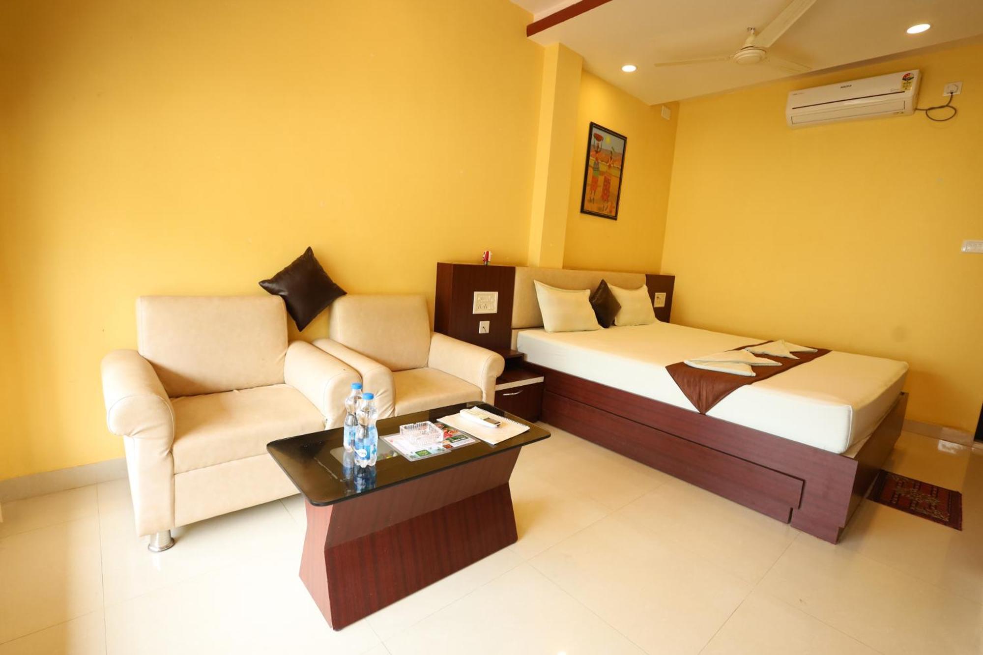 Golden View Resort And Restaurant Tajpur Exterior photo
