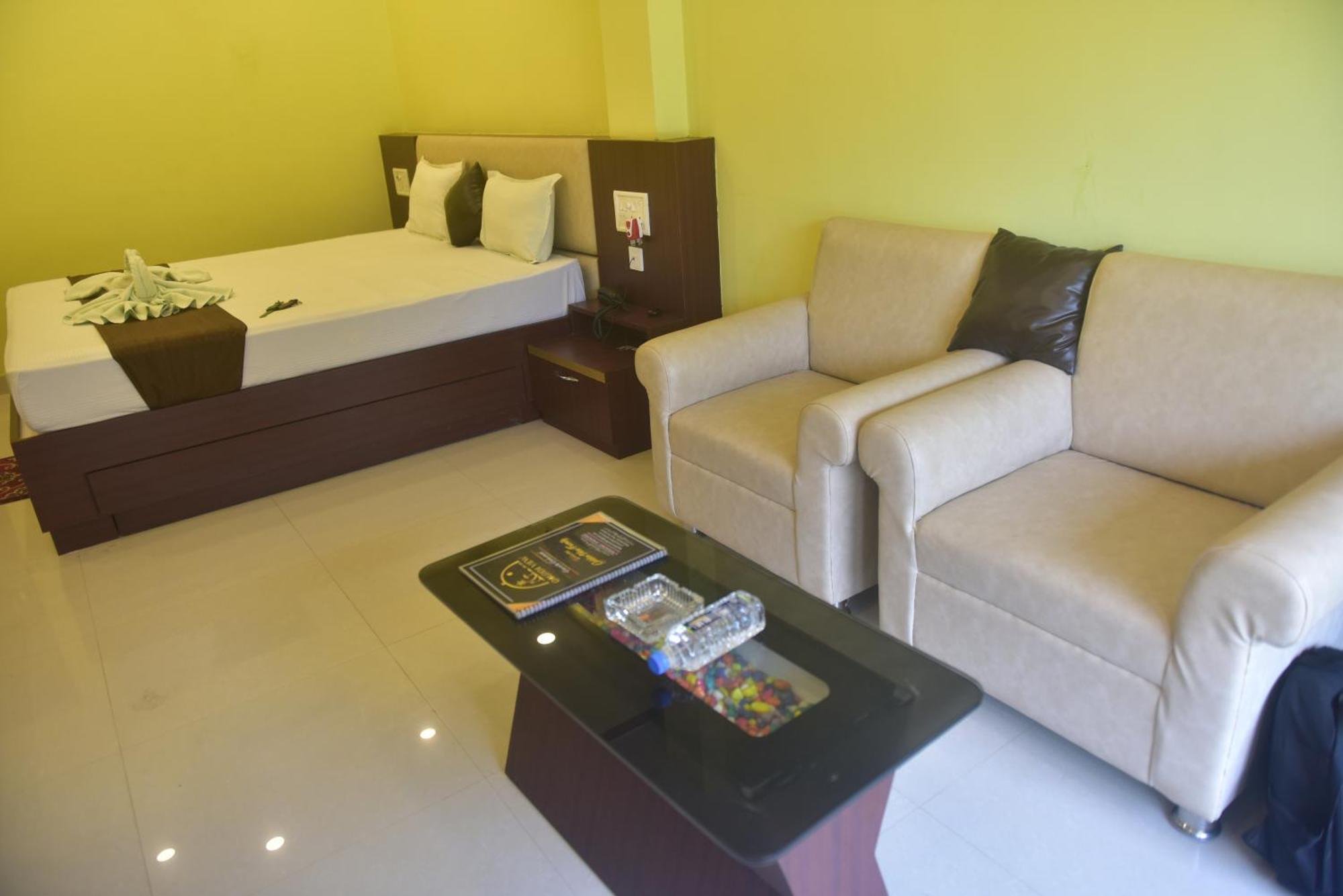 Golden View Resort And Restaurant Tajpur Exterior photo