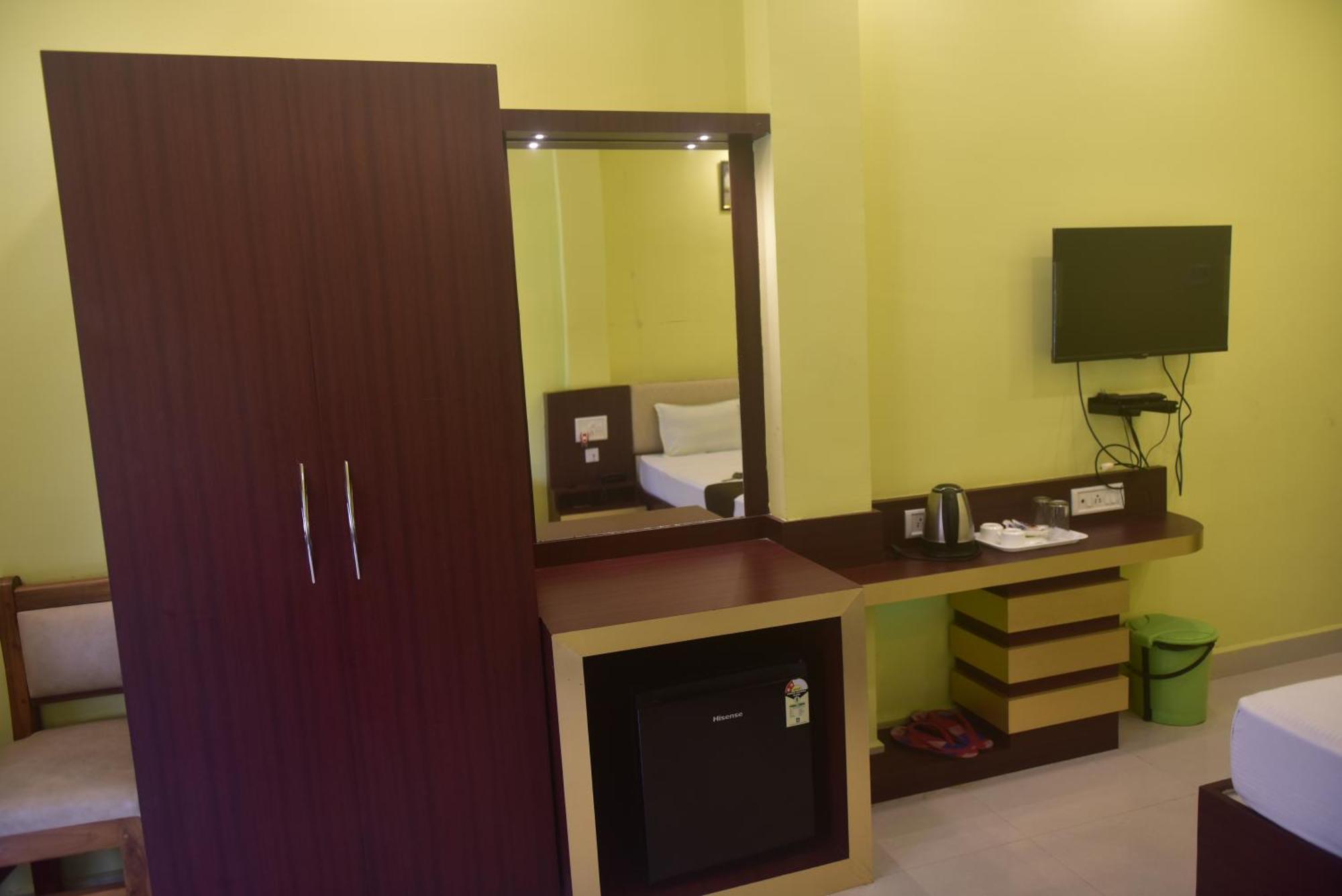 Golden View Resort And Restaurant Tajpur Exterior photo
