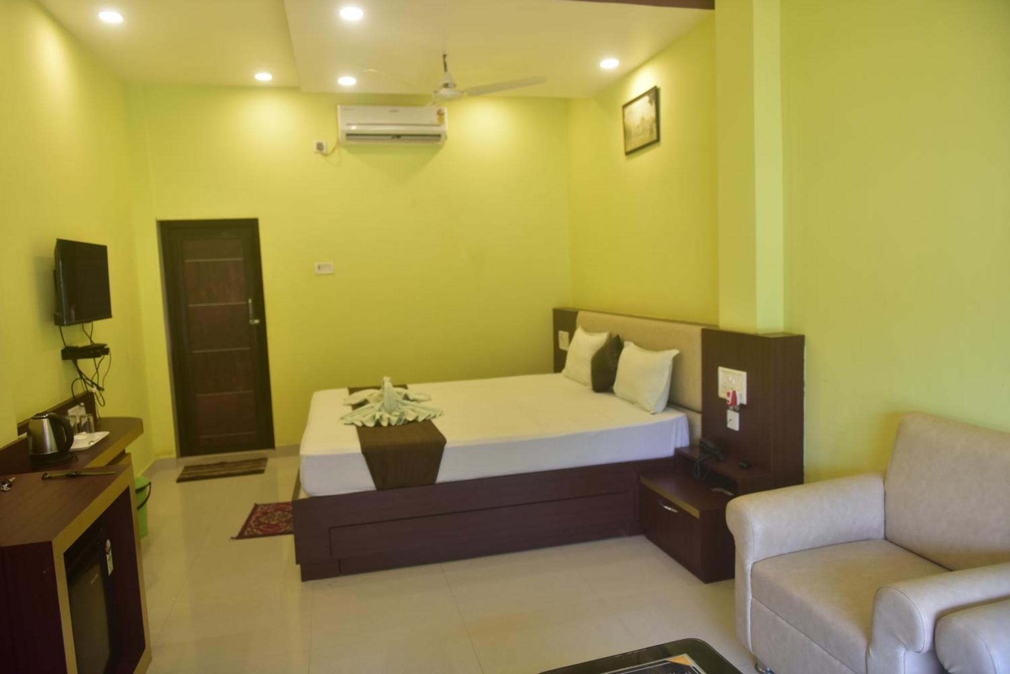 Golden View Resort And Restaurant Tajpur Exterior photo