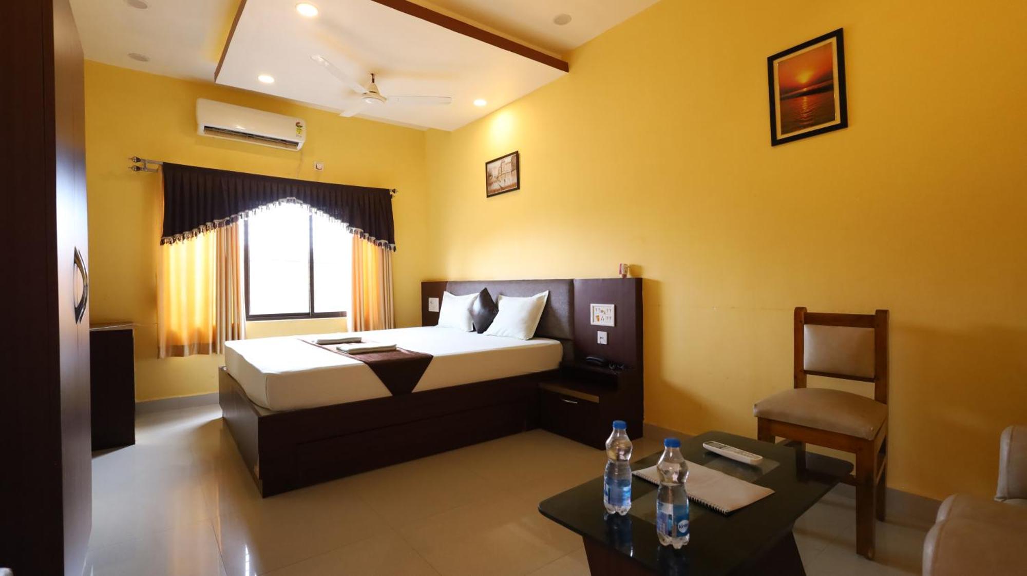 Golden View Resort And Restaurant Tajpur Exterior photo
